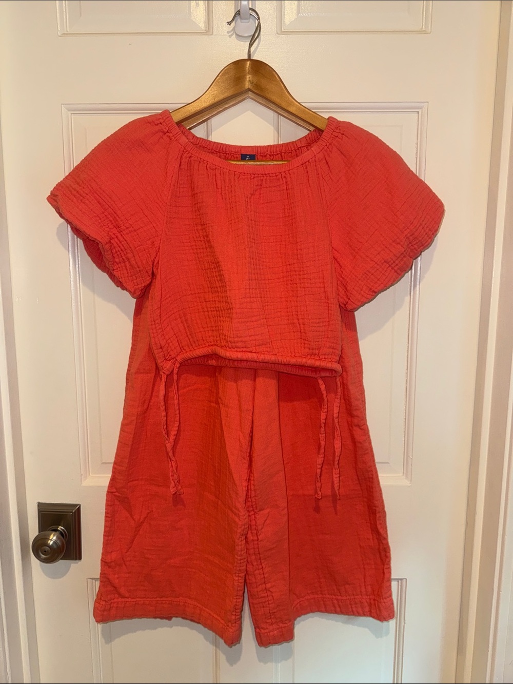 Girls two piece outfit size M 8